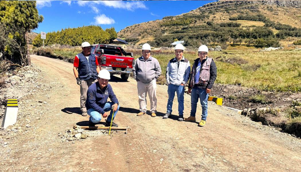 Recepción de la carretera OJOS CORRAL – PICACHO – SANGAL